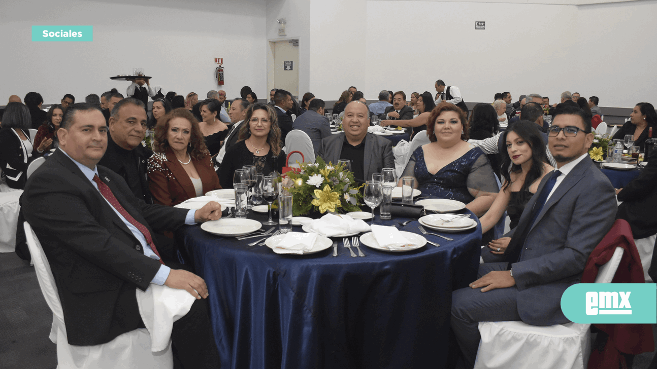 EMX-Elegante-cena-y-festejo-navideño-tuvieron-trabajadores-de-la-educación-tecnológica