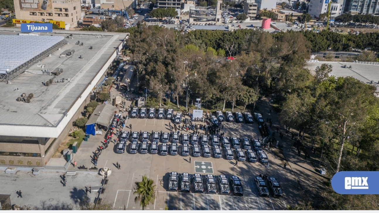 EMX-Entregan-144-patrullas-y-215-armas-para-reforzar-la-seguridad-en-Tijuana