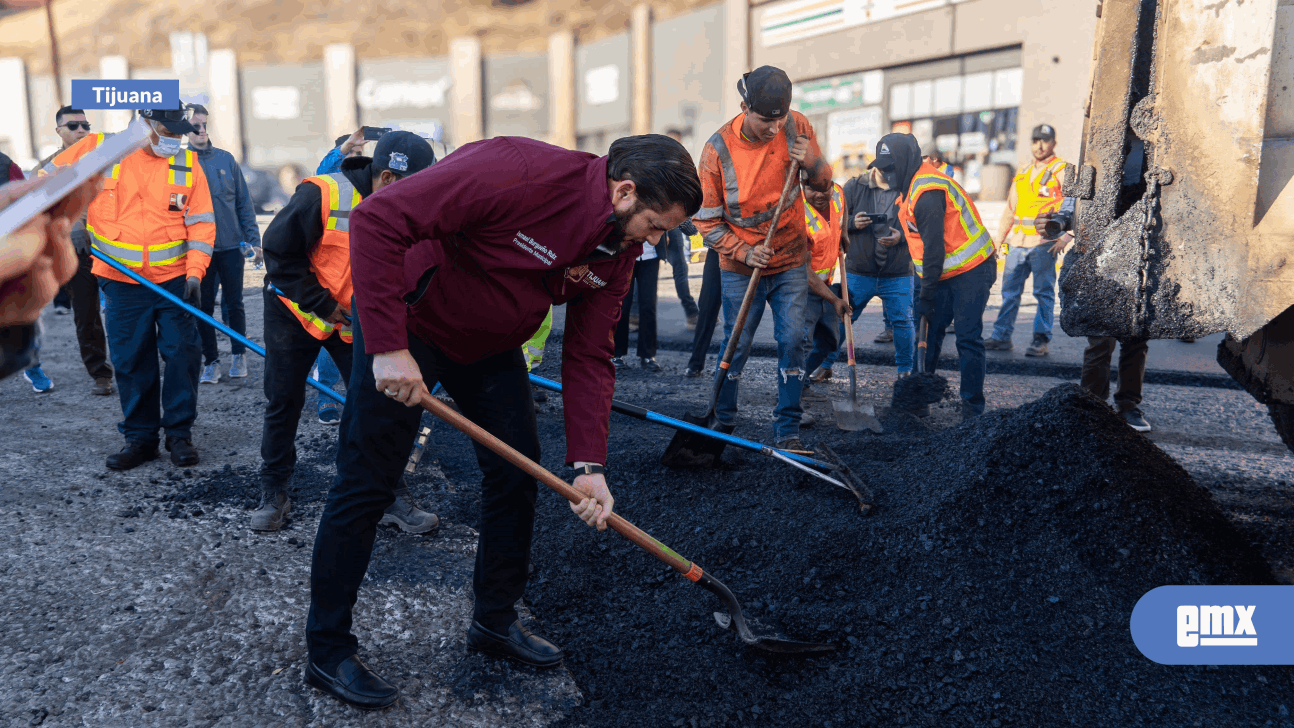 EMX-CONSTATA-PRESIDENTE-MUNICIPAL-DE-TIJUANA-ISMAEL-BURGUEÑO-OBRAS-DE-MANTENIMIENTO-DE-VIALIDADES