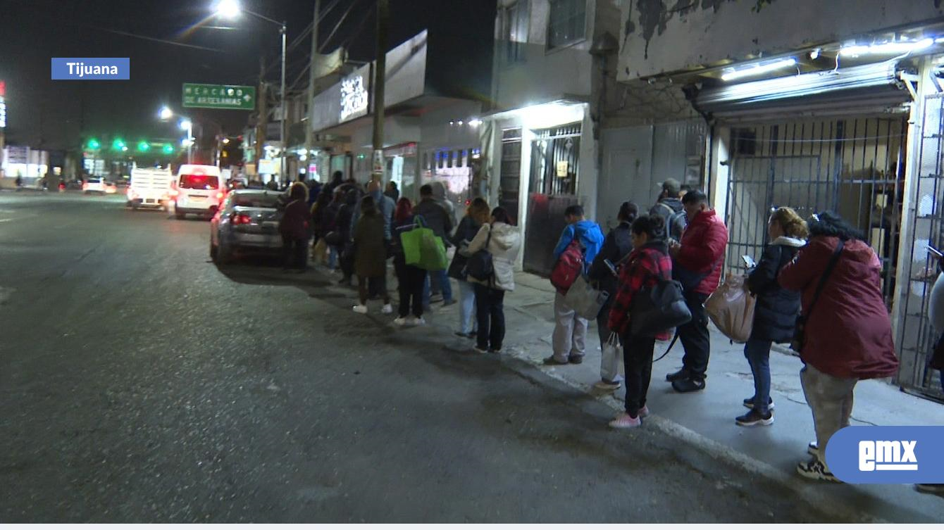 EMX-Usuarios-señalan-esperas-de-hasta-dos-horas-para-abordar-su-taxi-en-Zona-Centro