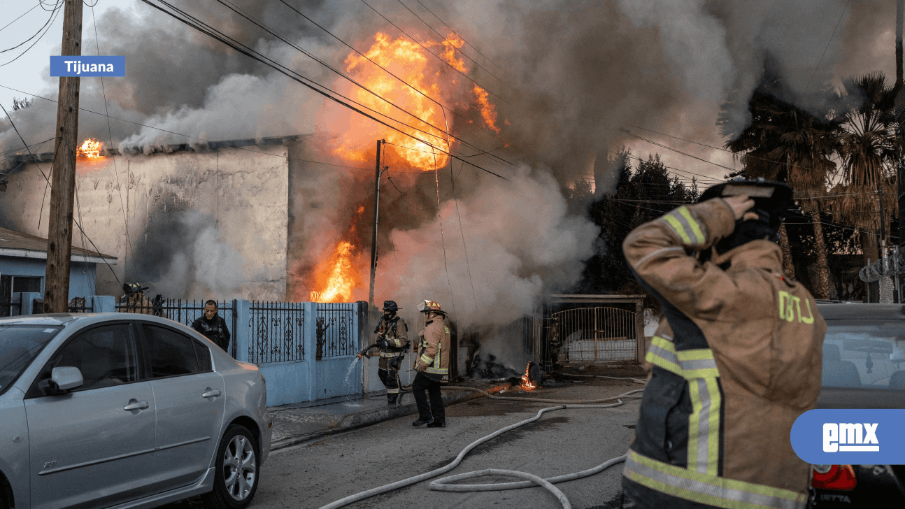 EMX-Casa-abandonada-se-incendia-en-Los-Alamos