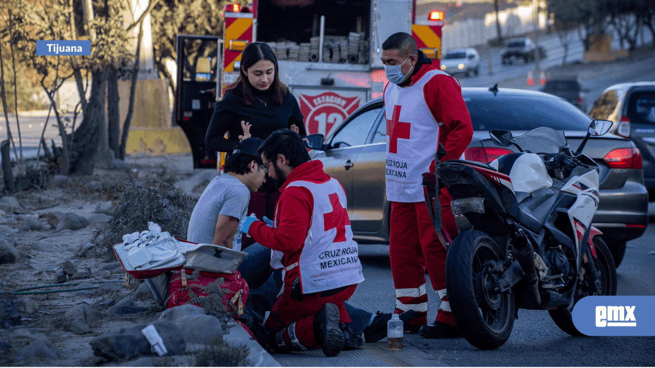 EMX-Motociclista-sufre-un-accidente-sobre-la-carretera-Transpeninsular