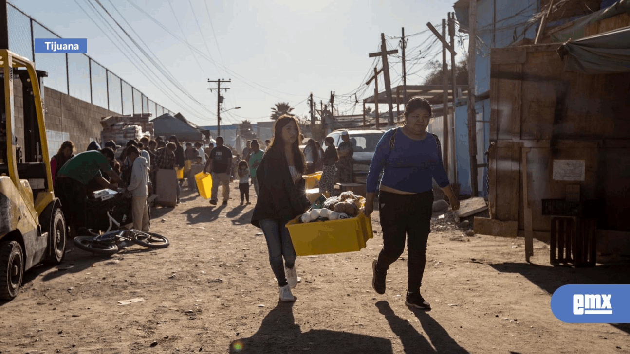 EMX-Más-de-10-años-llevando-comida,-ropa-y-juguetes-a-comunidades-de-Tijuana