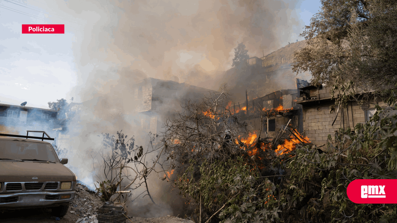 EMX-Incendio-consume-vivienda-y-deja-una-persona-sin-vida