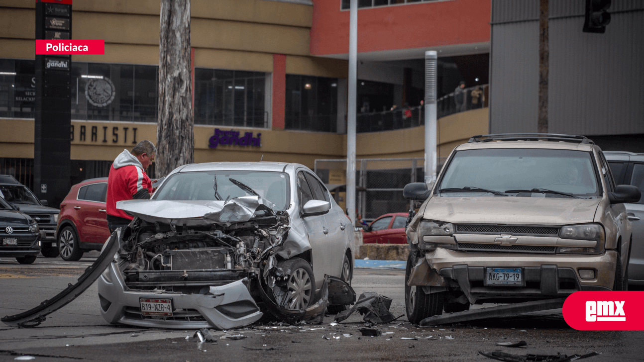 EMX-Uber-y-conductor-de-la-tercera-edad-chocan-en-Zona-Río