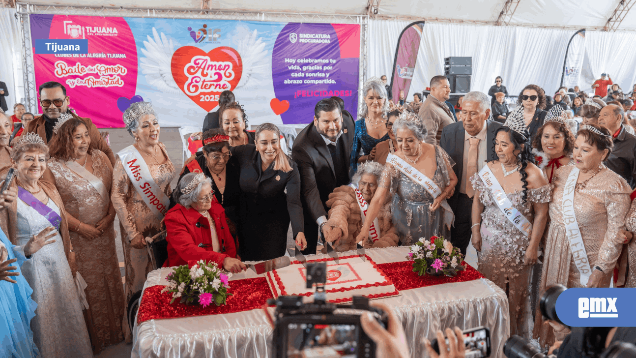 EMX-Más de 2 mil 500 abuelos del Club de la Alegría celebran el Día del Amor y la amistad