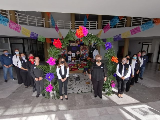 EMX-Rinde homenaje la Canaco a personal del sector salud 