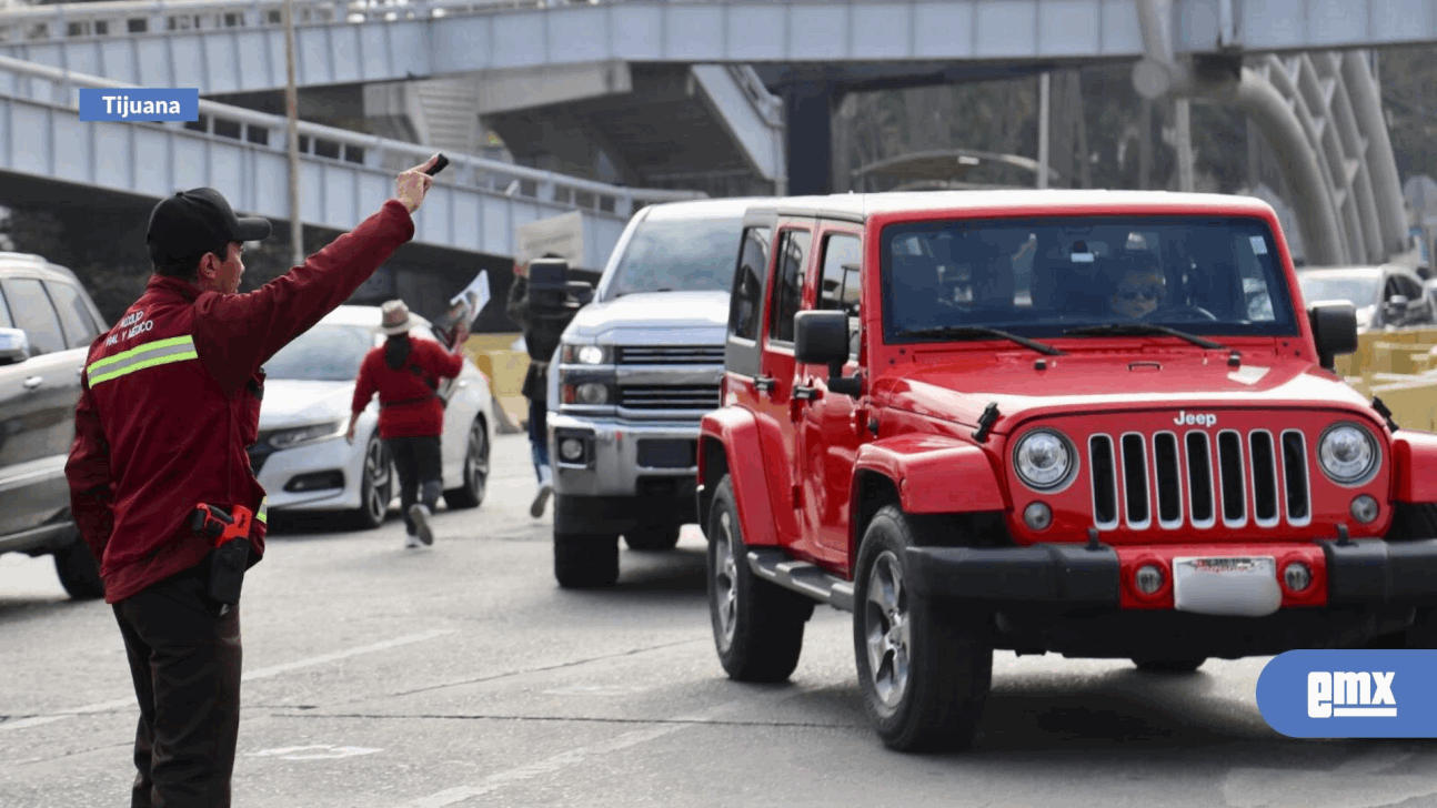 EMX-Continúa-XXV-Ayuntamiento-de-Tijuana-brindando-apoyo-a-usuarios-en-las-garitas-a-través-de-filtros-de-atención