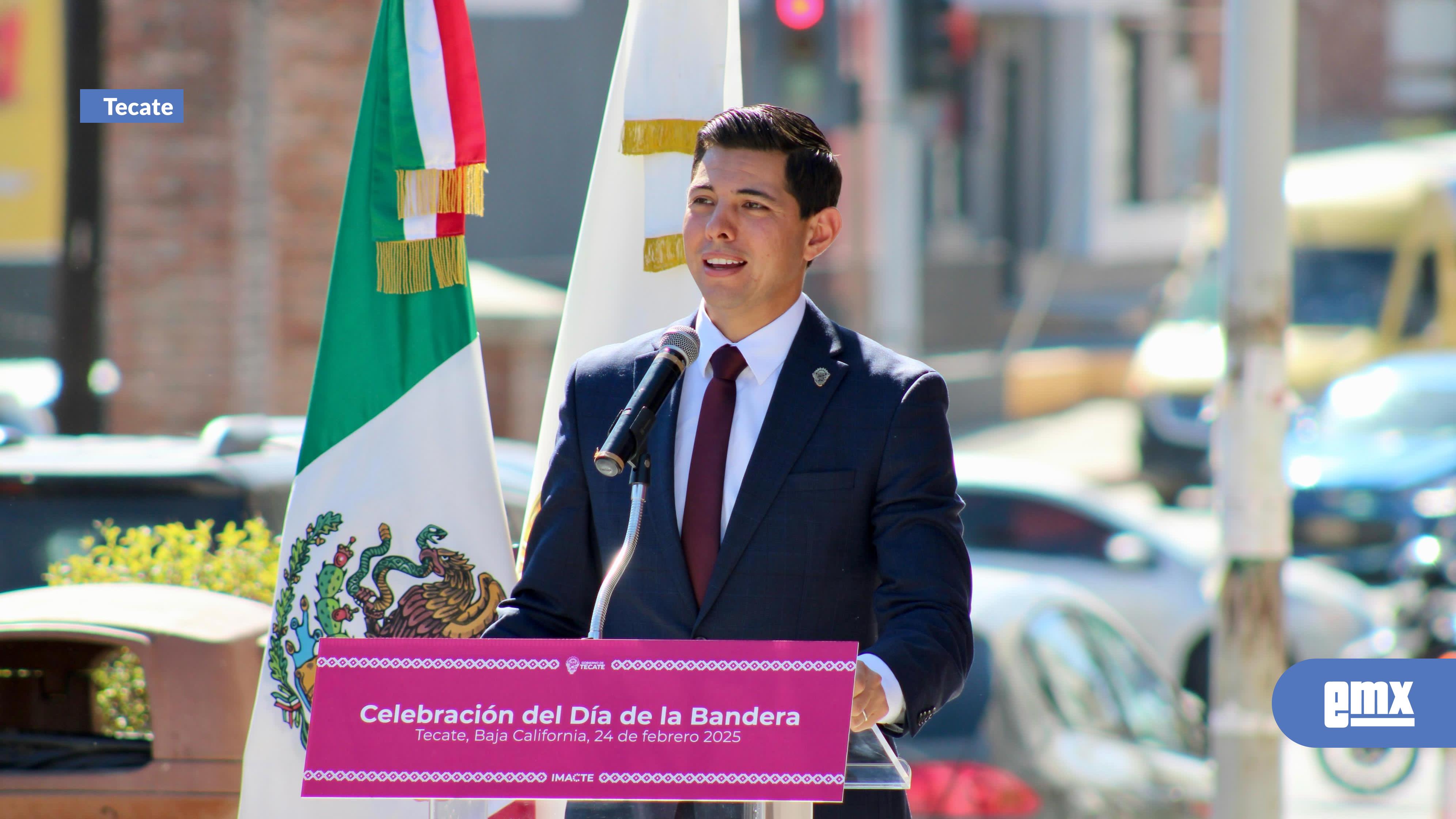 EMX-CONMEMORA ALCALDE ROMÁN COTA EL DÍA DE LA BANDERA EN TECATE