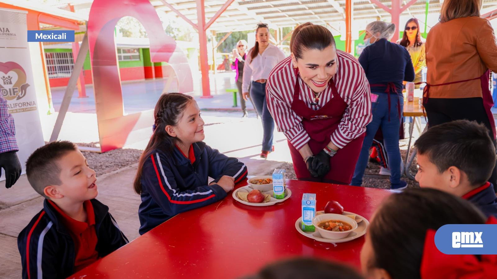 EMX-ANUNCIA-MARINA-DEL-PILAR-CONSTRUCCIÓN-DE-COMEDOR-Y-ENTREGA-DE-BECA-RITA-CETINA-EN-EL-VALLE-DE-MEXICALI