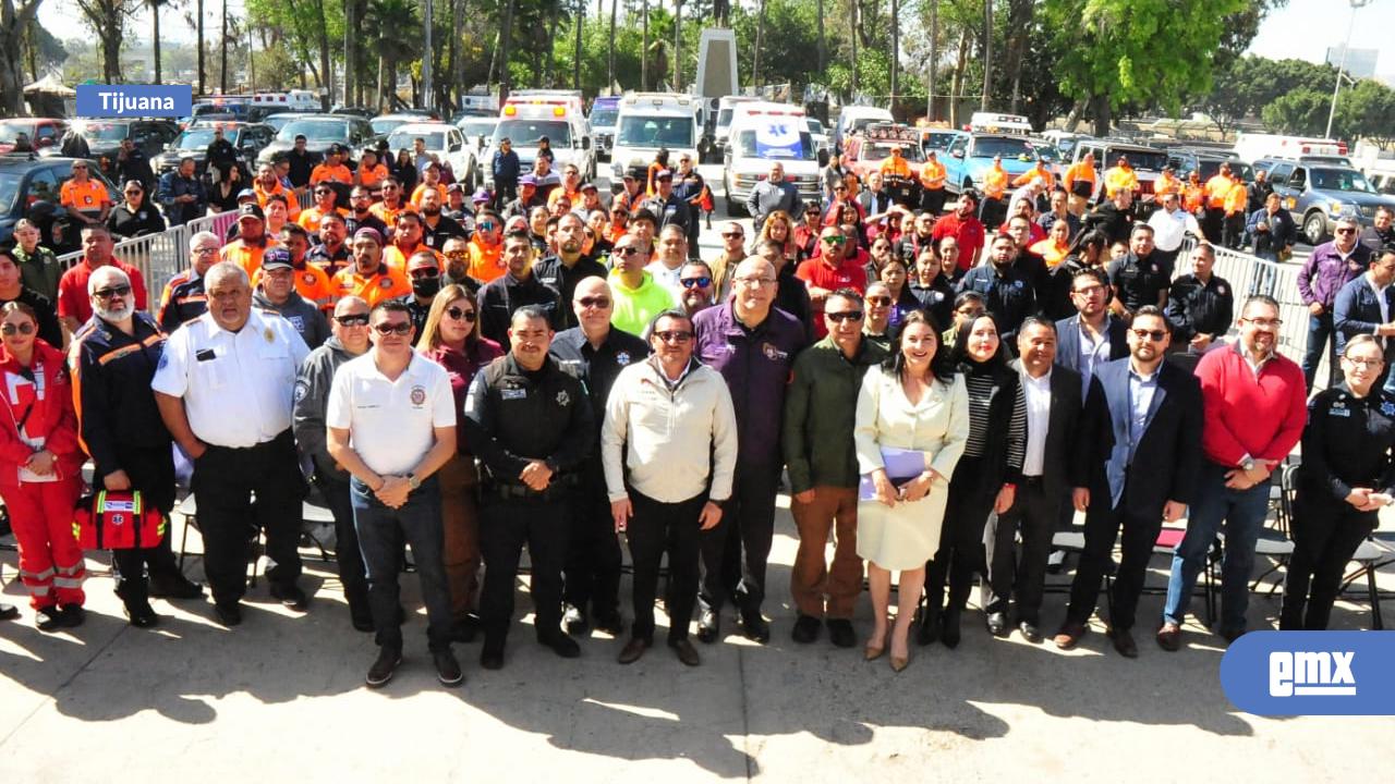 EMX-Reagrupa-regidor-Ranier-Falcón-a-voluntarios-para-atención-de-emergencias