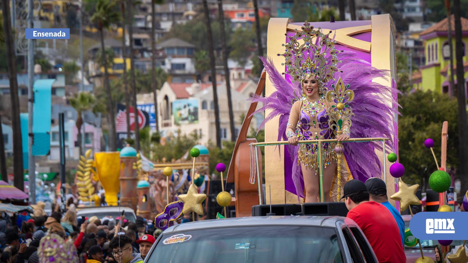 EMX-Ensenada-llena-las-calles-de-color-con-su-tradicional-desfile-del-Carnaval-2025