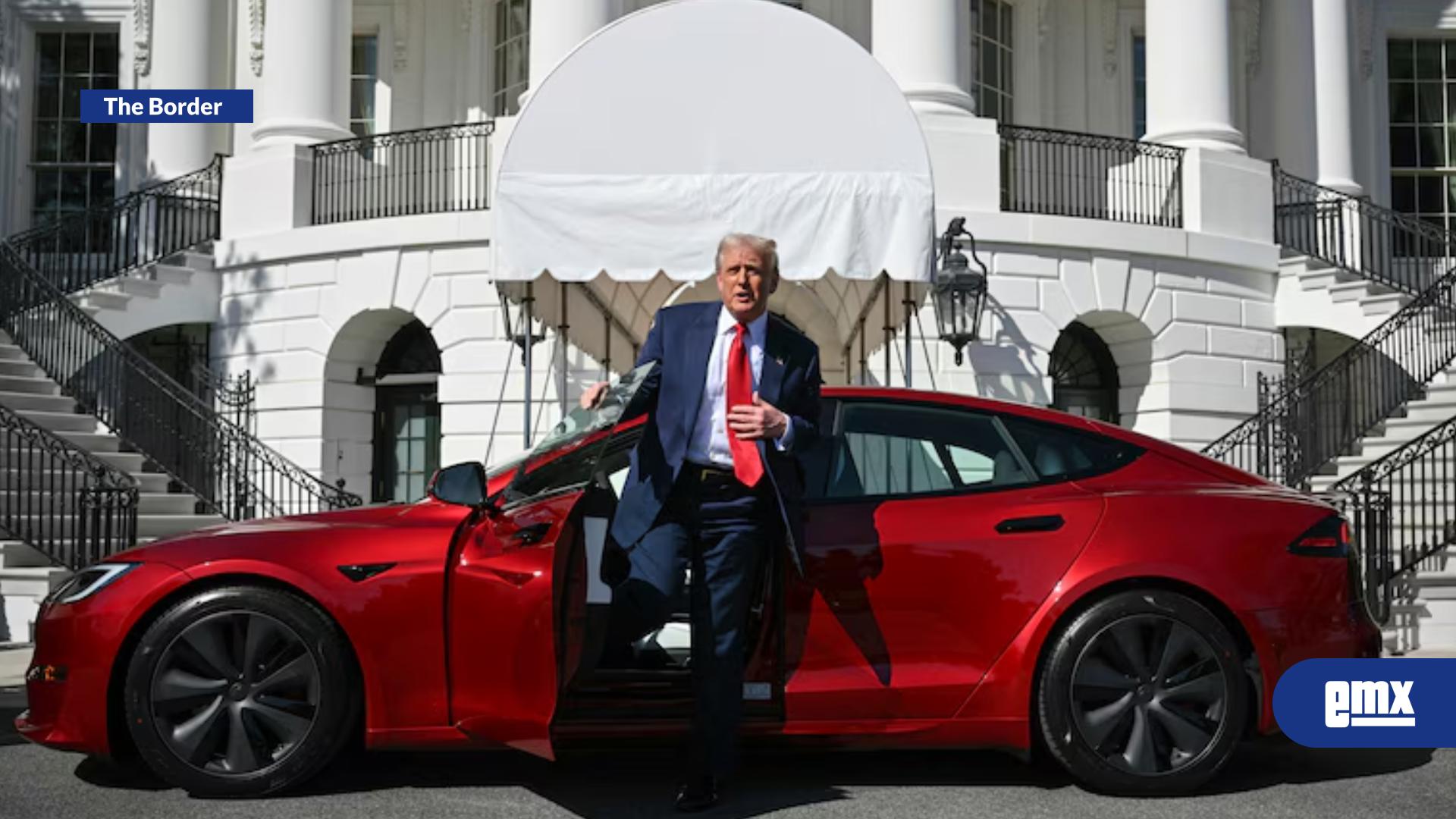 EMX-Trump-se-sube-a-un-Tesla-en-la-Casa-Blanca-en-respaldo-a-Elon-Musk-en-medio-de-la-crisis-de-la-empresa