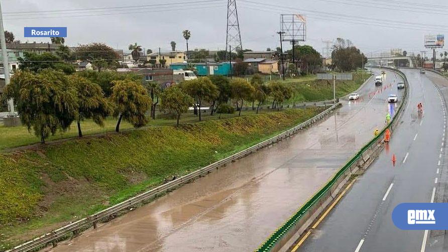 EMX-Cerrado dos carriles de carretera de cuota a la altura de nodo PEMEX