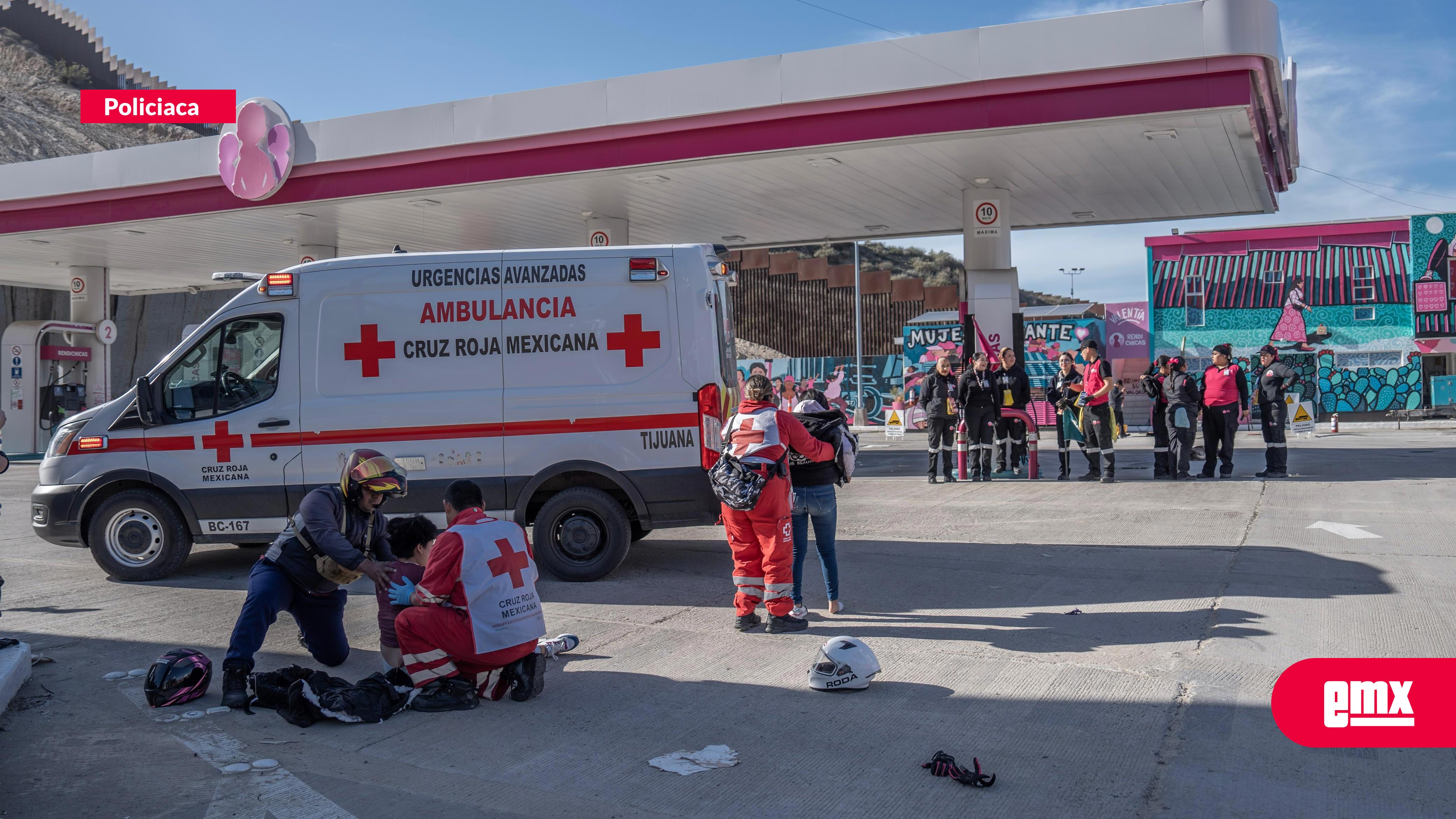 EMX-Atropellan a dos motociclistas en la entrada a Playas de Tijuana