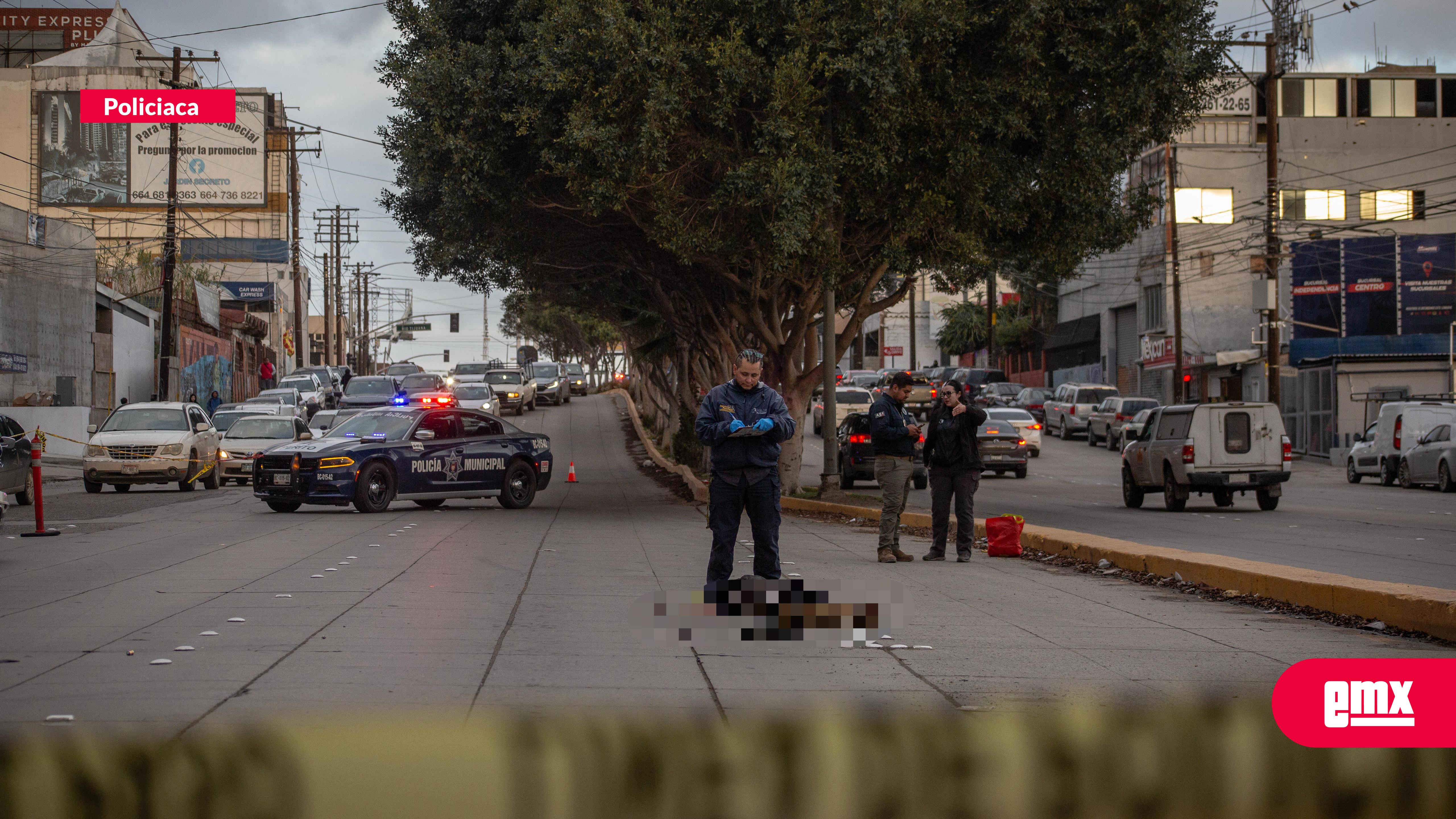 EMX-Atropellan a hombre en situación de calle en Bulevar Agua Caliente