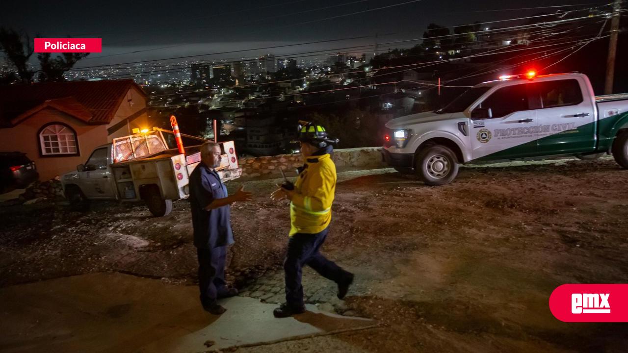 EMX-Vivienda se inunda por una fuga en la colonia Hidalgo