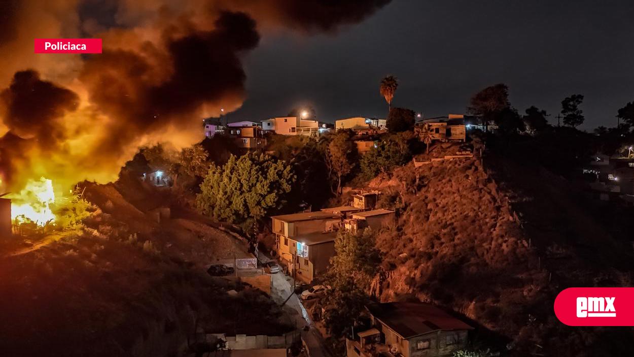 EMX-Dos casas se incendiaron en el Cañón Las Palmeras