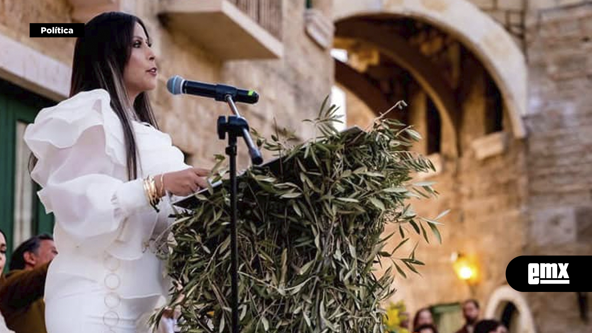 EMX-CLAUDIA-AGATÓN-MUÑIZ...Podría-dar-otra-sacudida-a-su-gabinete-en-este-mes