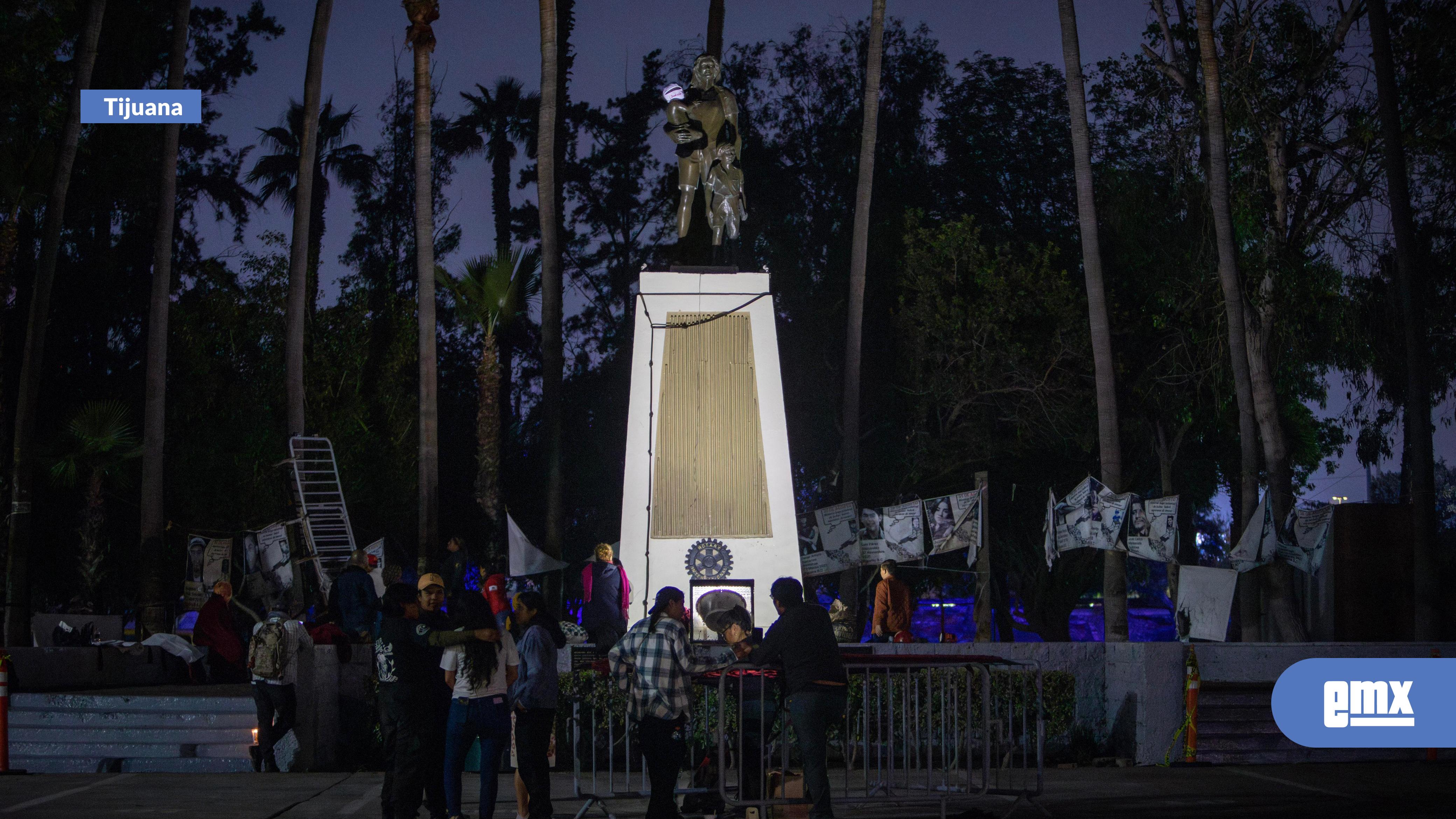 EMX-“No-hay-nada-que-festejar”:-Madres-que-buscan-a-sus-hijos-realizan-vigilia-en-vísperas-del-10-de-mayo