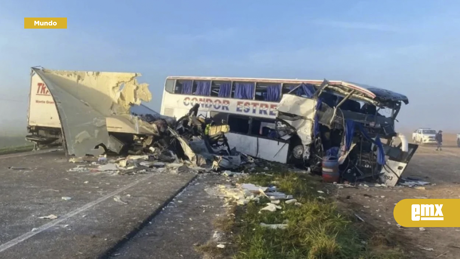 EMX-Choque frontal entre camión y autobús deja al menos cuatro muertos y 16 heridos en Argentina