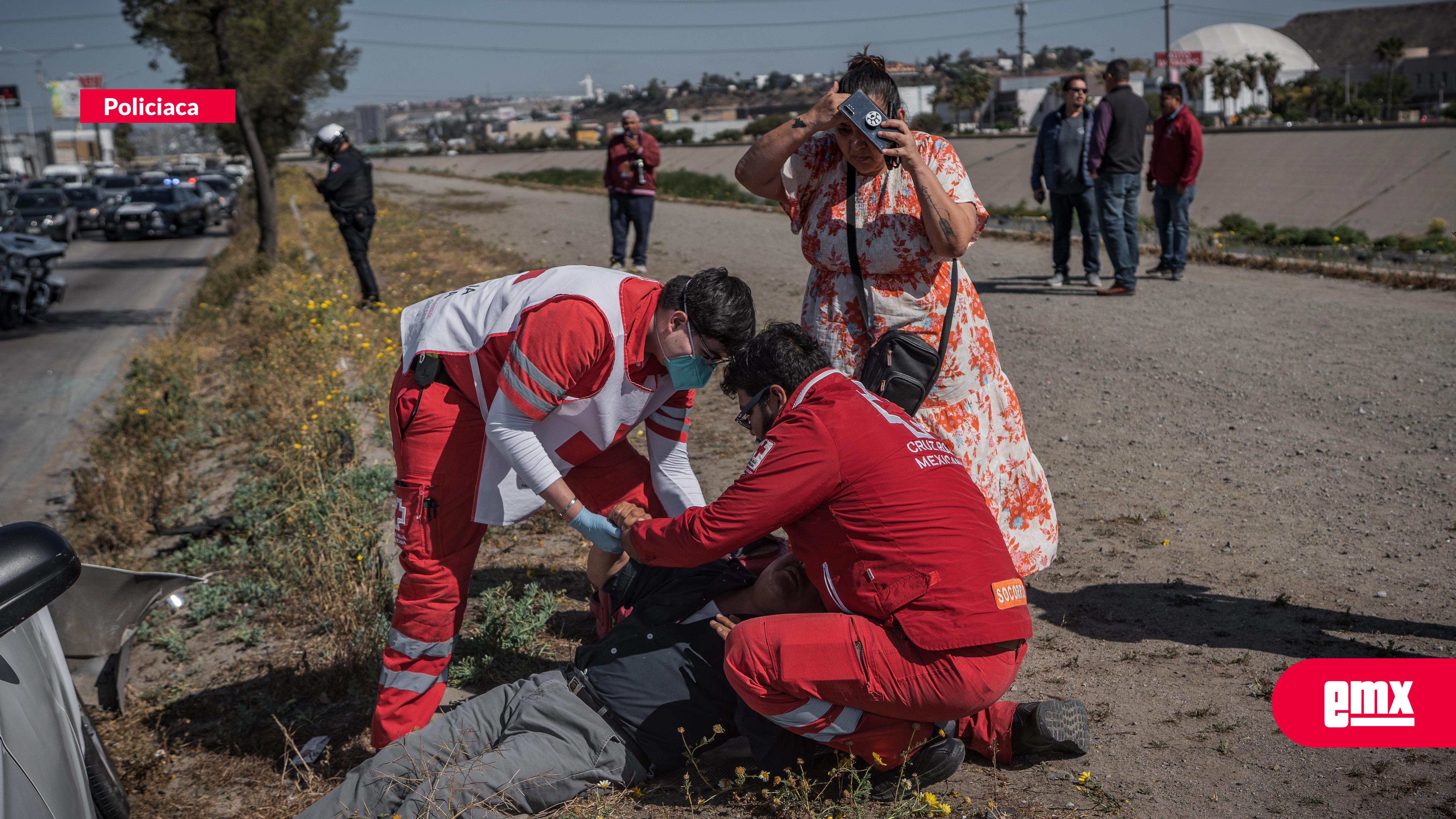 EMX-Hombre-es-trasladado-a-hospital-tras-choque-en-Vía-Rápida-Poniente