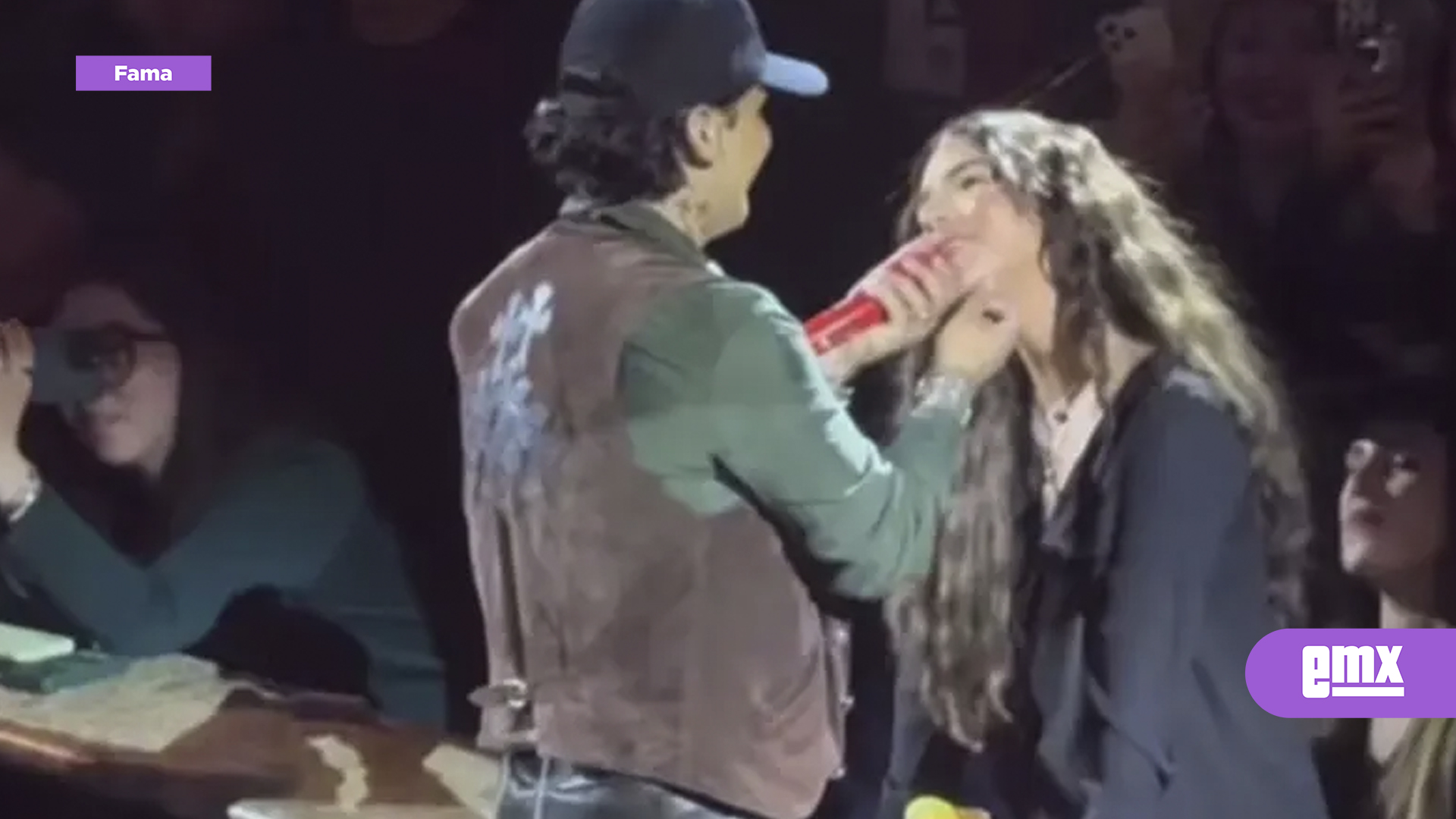 EMX-Lo-acusan-de-pedófilo:-Christian-Nodal-criticado-por-decir-que-Ángela-le-gustaba-cuando-era-niña