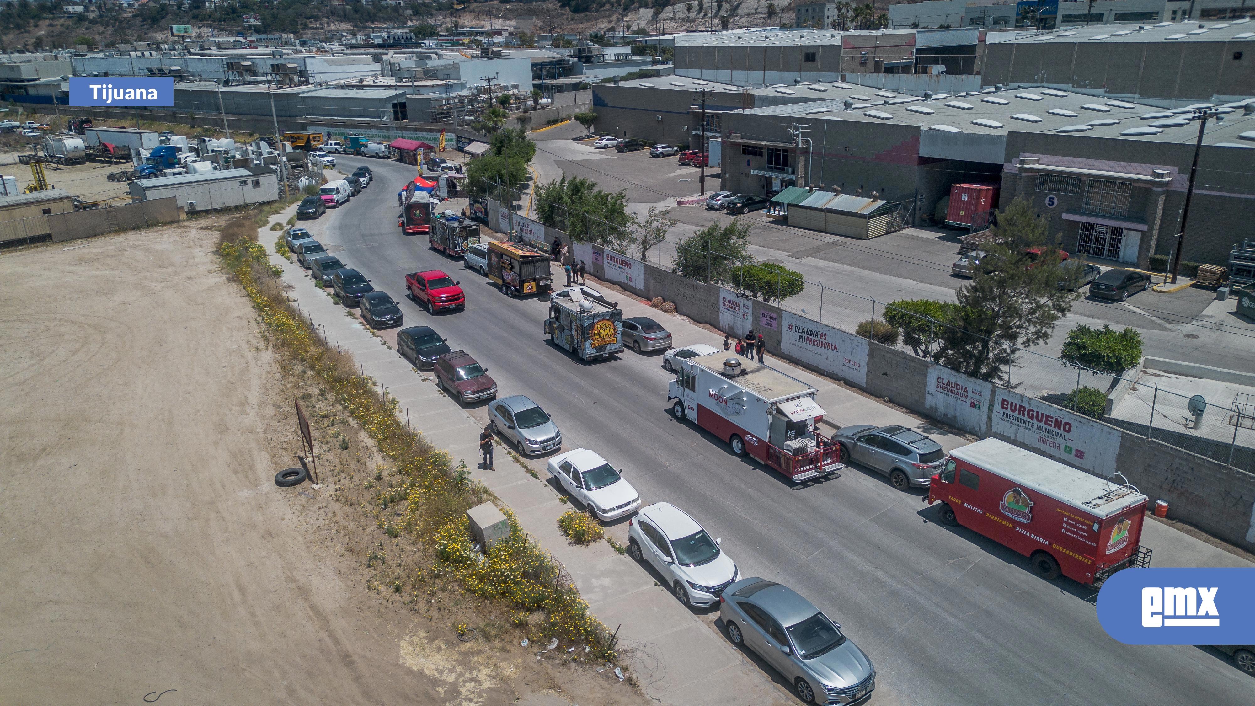 EMX-Reubican-a-comerciantes-de-"La-Calle-del-Hambre"