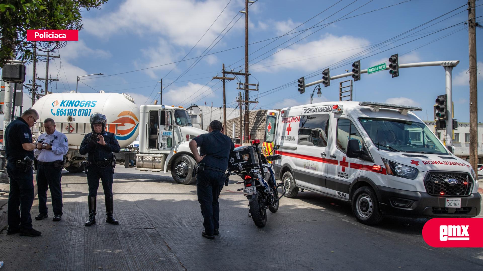 EMX-Hombre-es-atropellado-por-pipa-de-gas-en-la-Zona-Centro