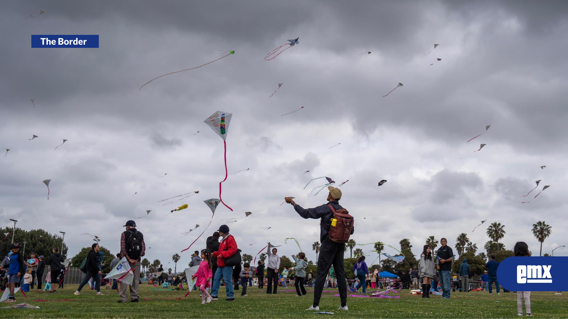 EMX-El-cielo-se-llena-de-cometas-en-el-Ocean-Beach-Kite-Festival