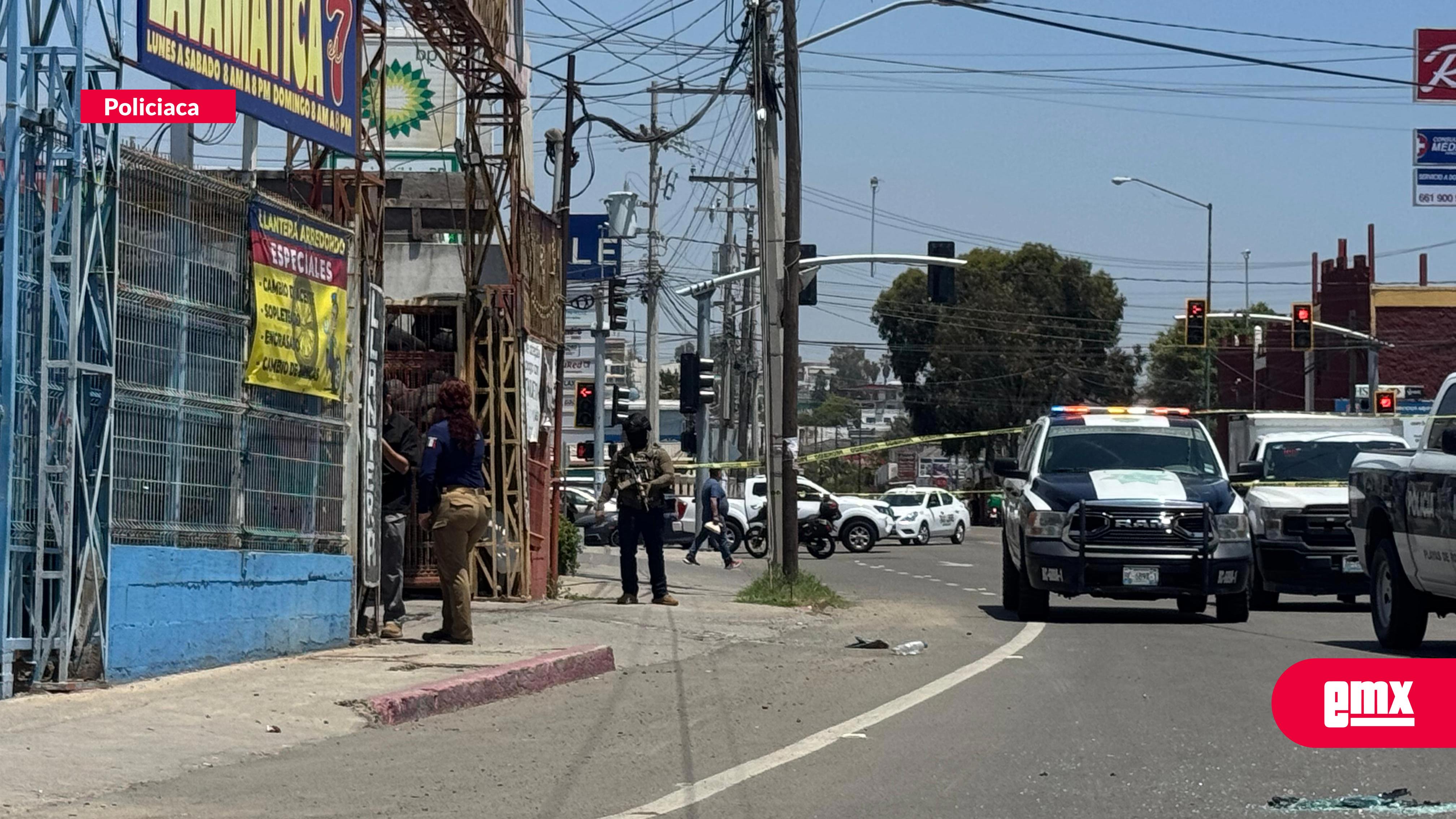 EMX-Ùltima-Hora:-Agentes-de-la-FGE-son-atacados-a-balazos-en-llantera-de-Rosarito