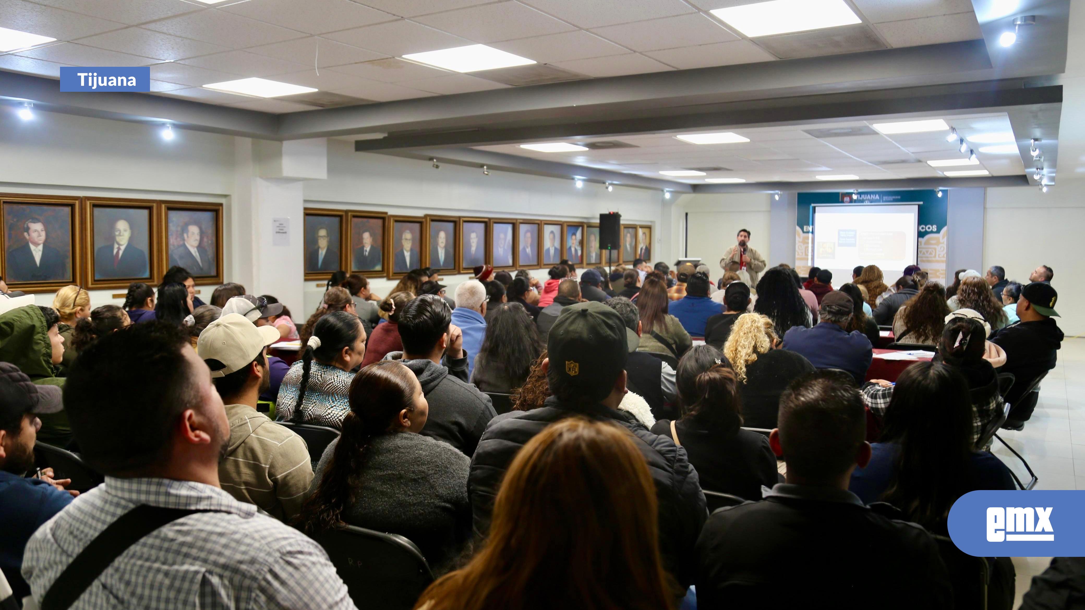 EMX-Capacita-Gobierno-Municipal-a-más-de-500-emprendedores-interesados-en-acceder-a-créditos-del-Fideicomiso-Fondos-Tijuana