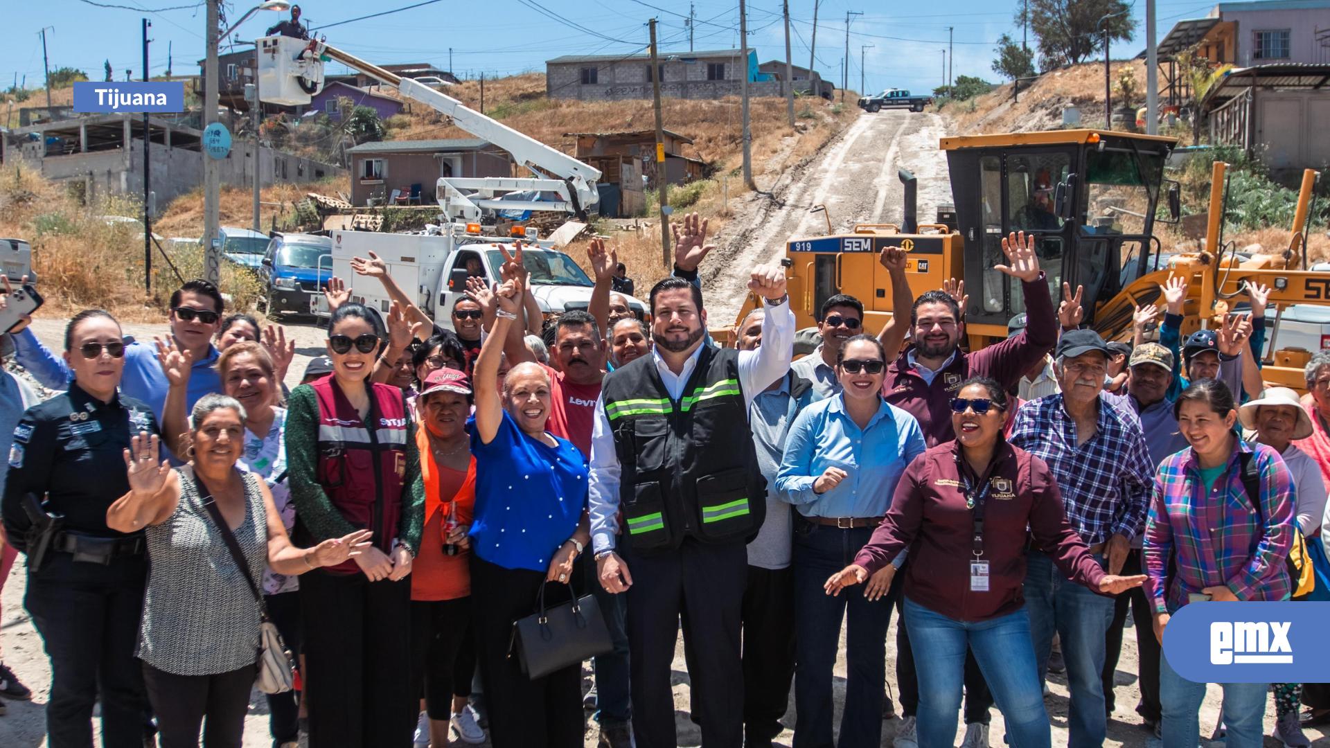 EMX-Lleva-Gobierno-Municipal-programa-‘Tijuana:-Ciudad-Limpia’-a-la-colonia-Los-Alcatraces-beneficiando-a-mil-600-habitantes