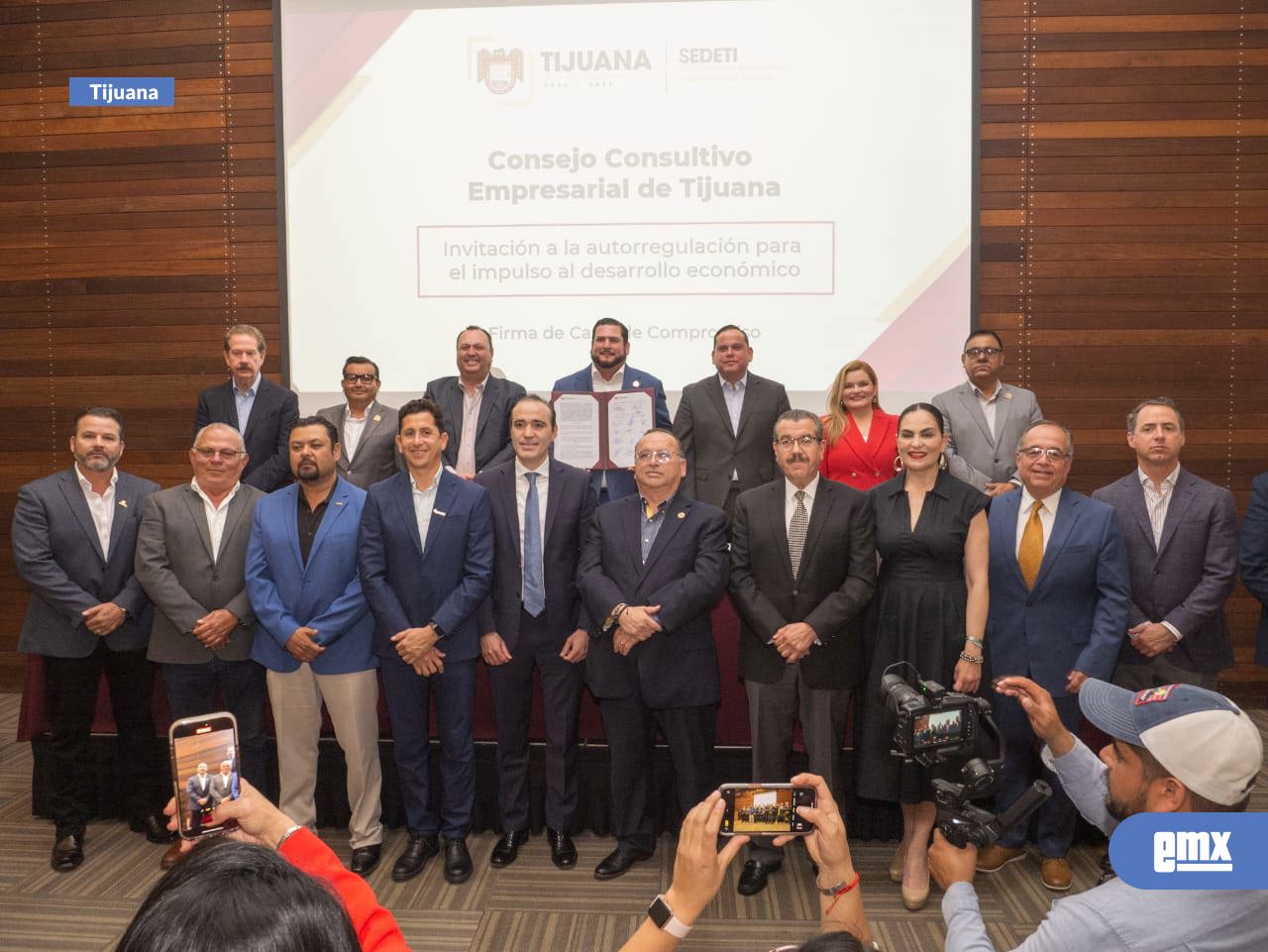 EMX-Firma-Canaco-Tijuana-compromiso-para-la-autorregulación-al-impulso-al-desarrollo-económico