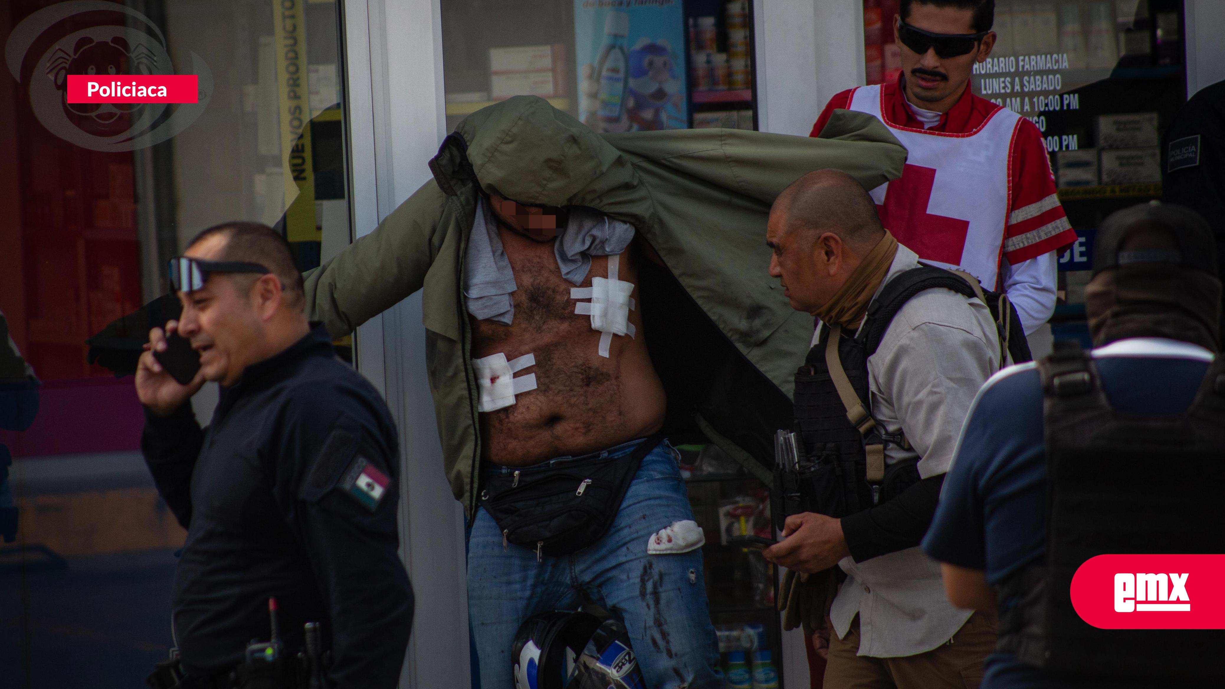 EMX-Motociclista-herido-de-bala-tras-asalto-llega-a-pedir-ayuda-a-una-farmacia-Similares-en-la-colonia-Obrera