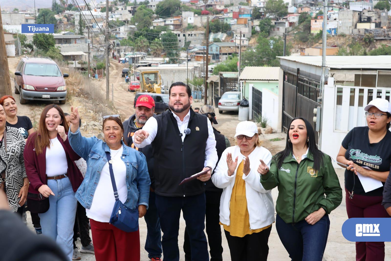EMX-Beneficia-Gobierno-Municipal-a-más-de-6-mil-ciudadanos-con-programa-"Tijuana-Ciudad-Limpia"