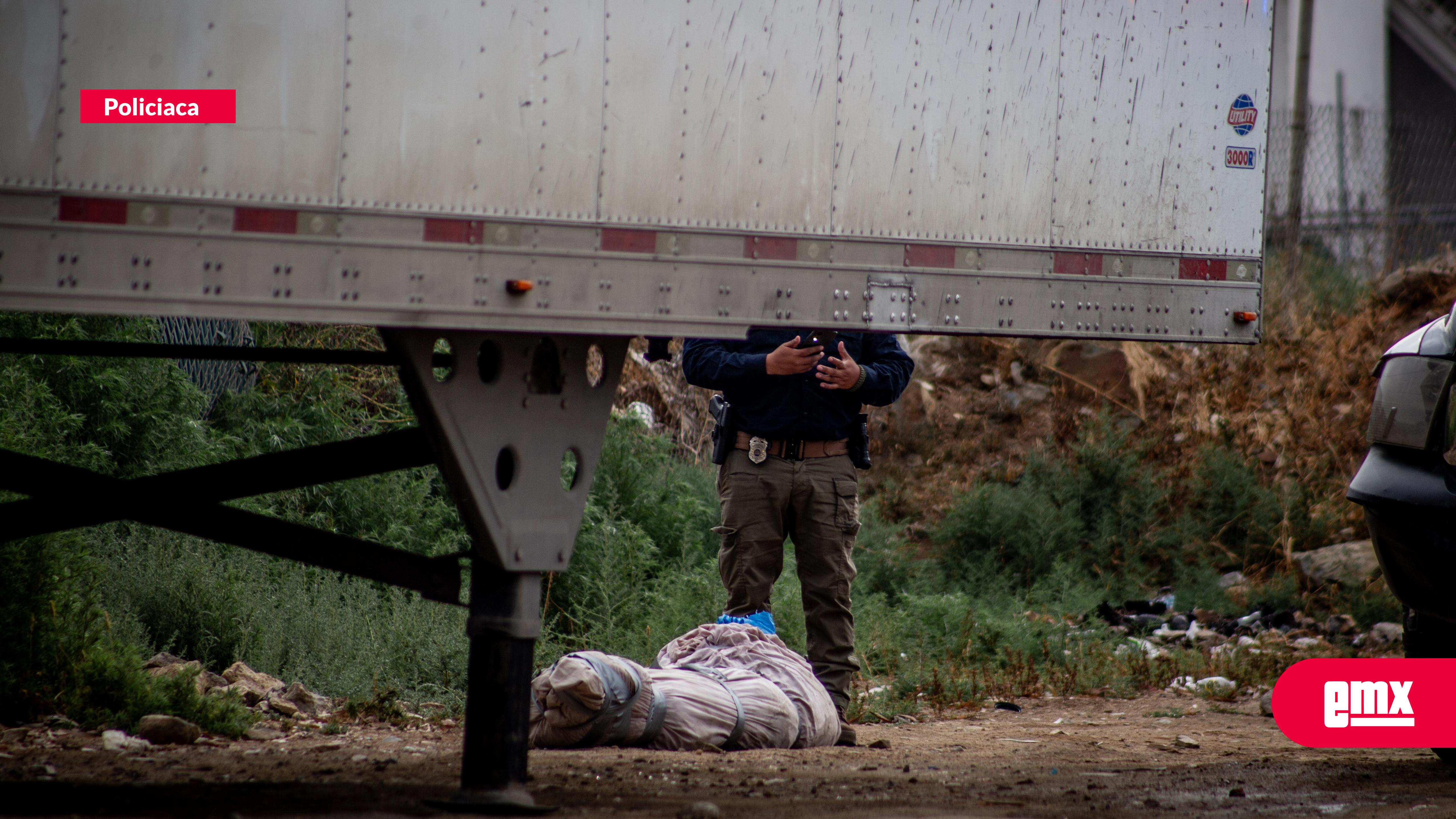 EMX-Hallan-cuerpo-envuelto-en-una-sábana-blanca-en-carretera-Tijuana-Tecate