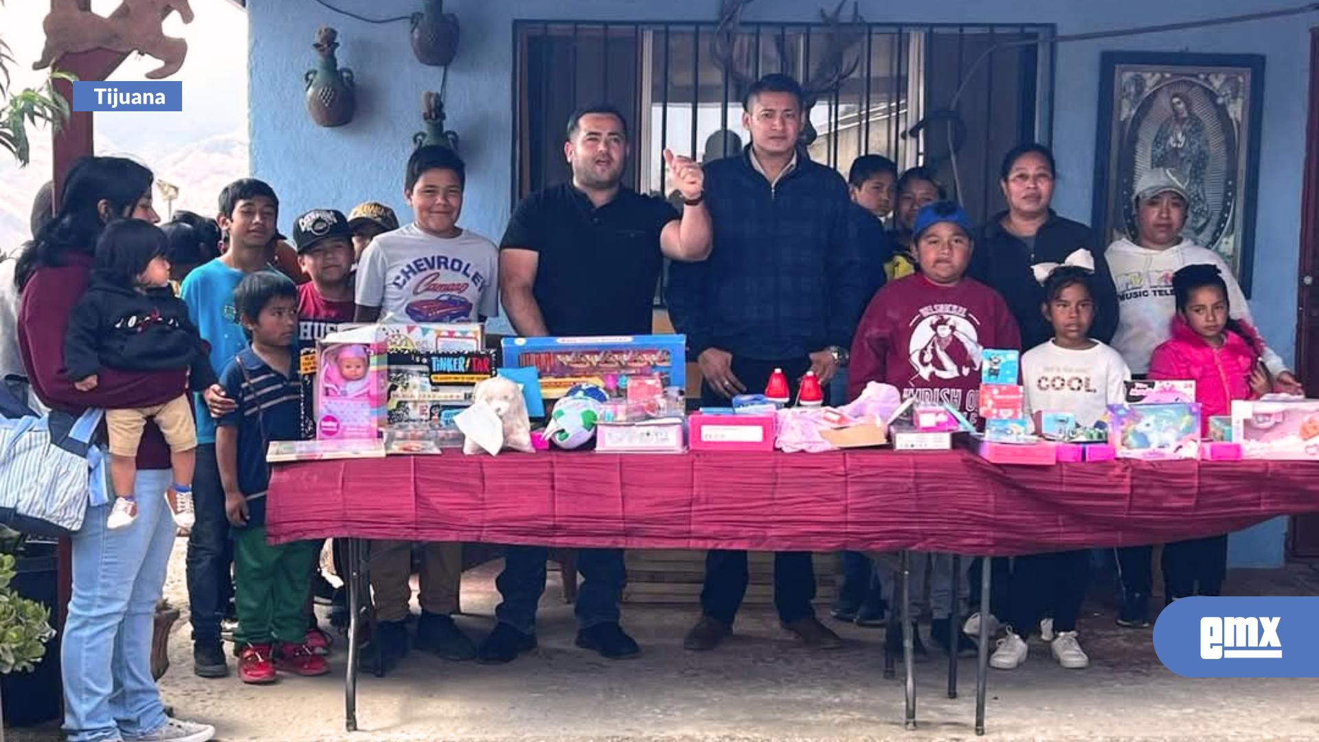EMX-Regala-Transformación-Ciudadana-sonrisas-a-través-de-juguetes,-en-Colinas-del-Florido