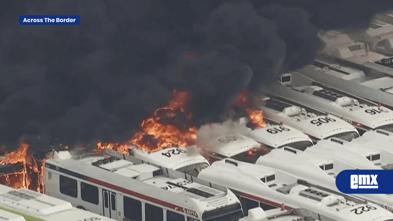 EMX-Un-incendio-masivo-arrasó-con-decenas-de-autobuses-en-Filadelfia-y-provocó-el-cierre-de-calles