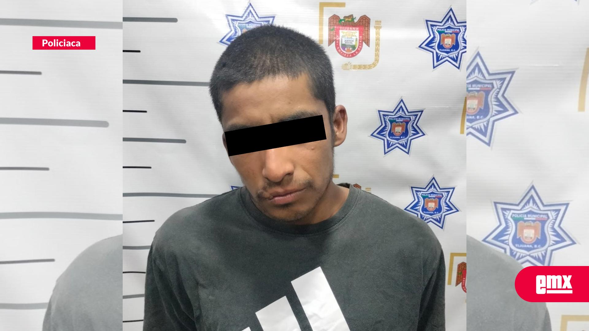 EMX-Intentó-huir-con-pistola-en-mano,-pero-fue-detenido-por-policías