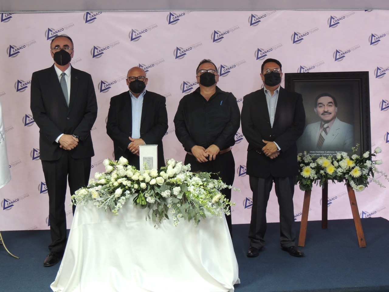 EMX-Rinden homenaje a ex presidente de Canaco 