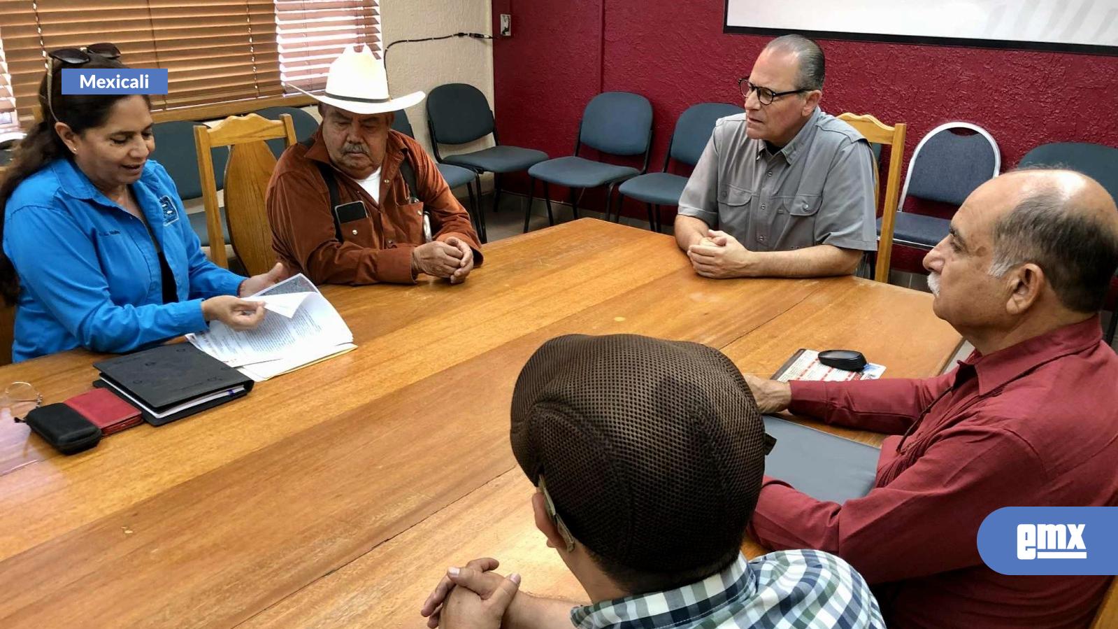 EMX-Acuerdan-productores-y-AGRICULTURA-trabajar-por-el-sector-ganadero-del-Valle-de-Mexicali:-JARG