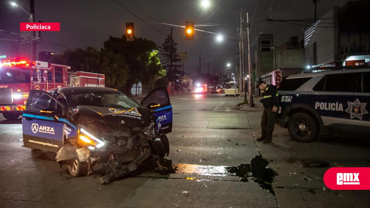 EMX-Accidente vehicular  en Zona Centro deja dos personas lesionadas