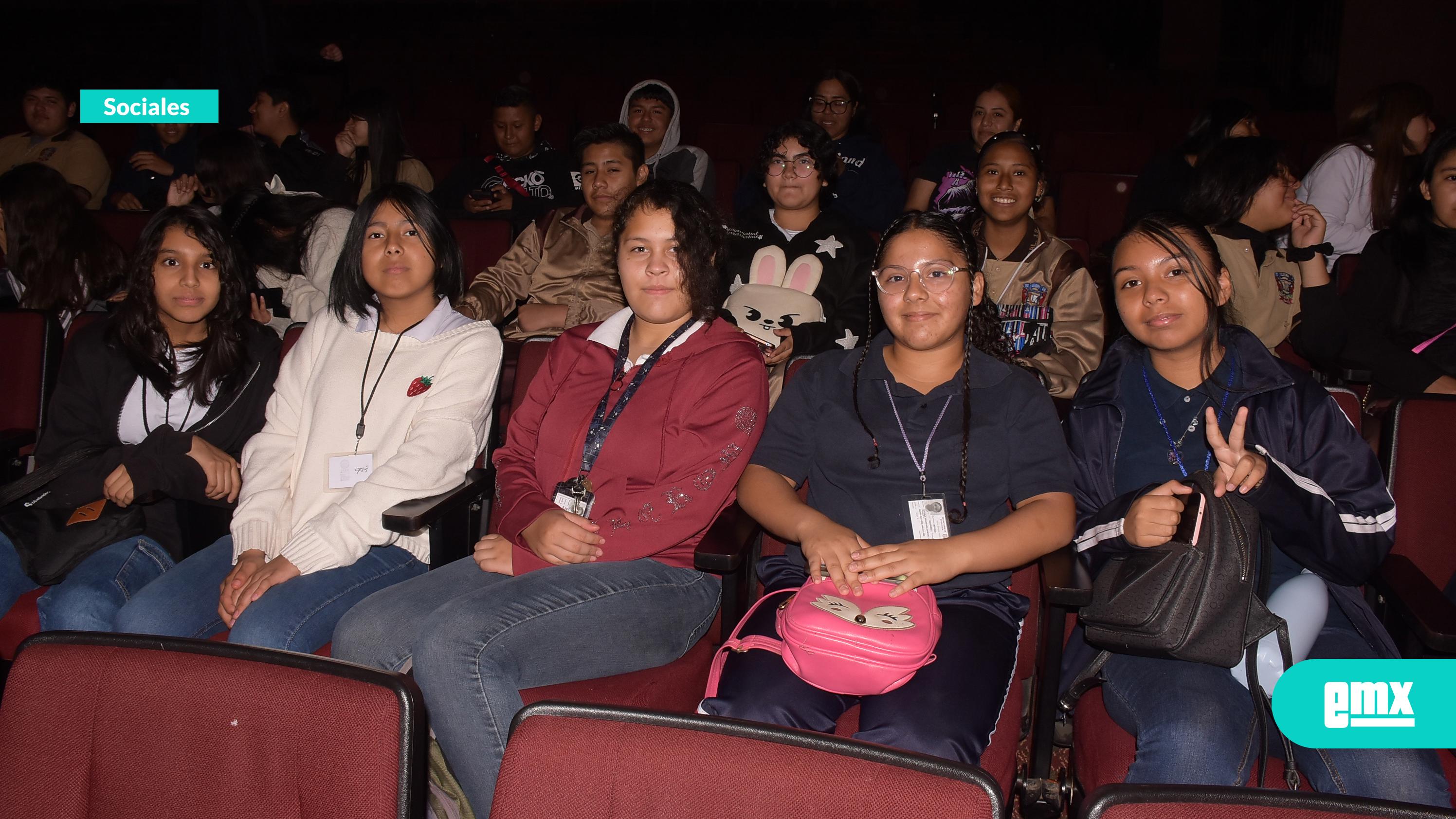 EMX-Aprecian-tarde-artes-escénicas-Estudiantes-de-escuelas-secundarias