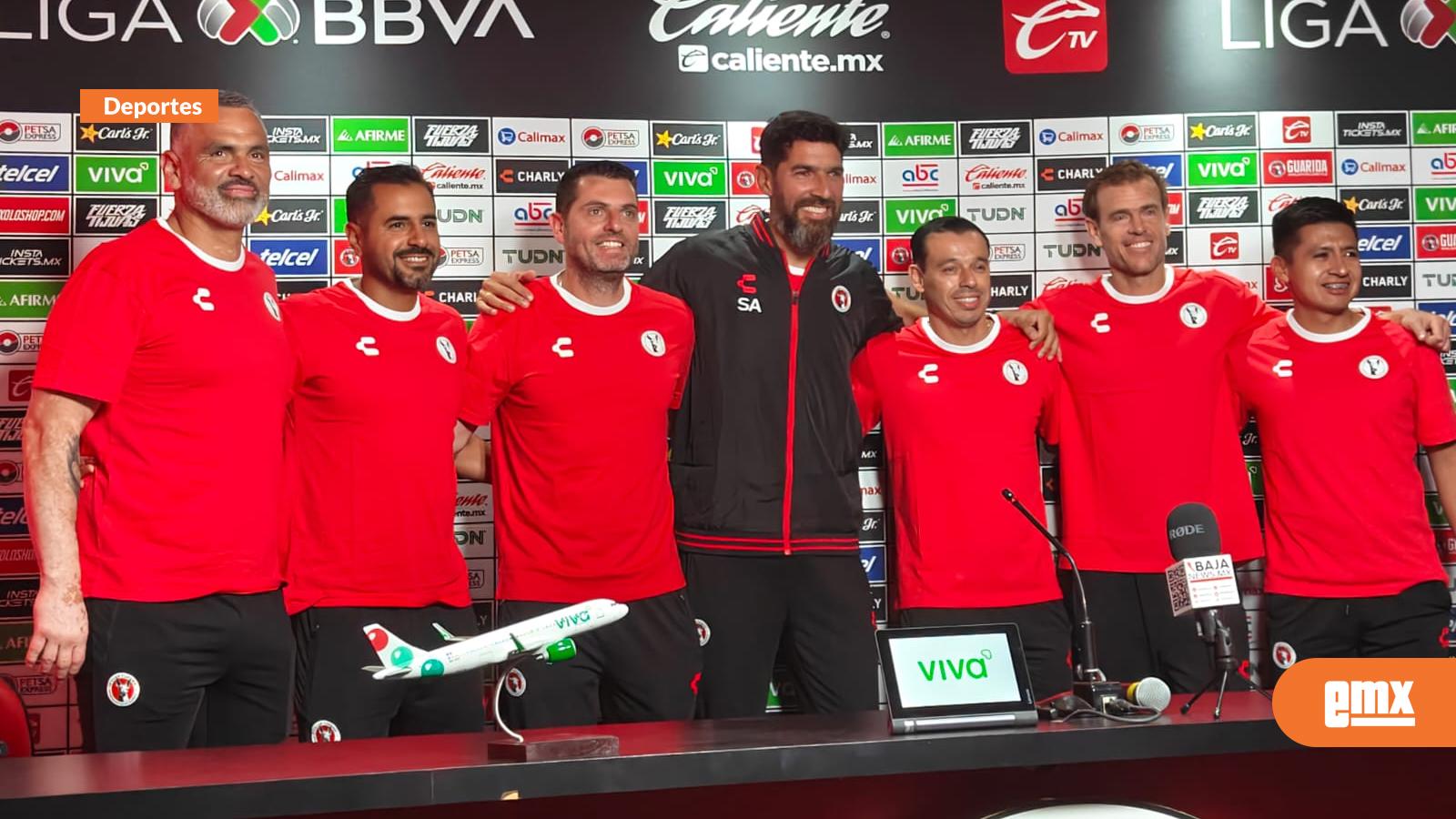 EMX-Presenta-Xolos-a--Sebastián-Abreu
