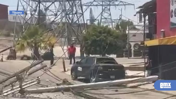 EMX-Atiende-CFE-desabasto-de-luz-a-cerca-de-100-mil-usuarios-ocasionado-por-choque