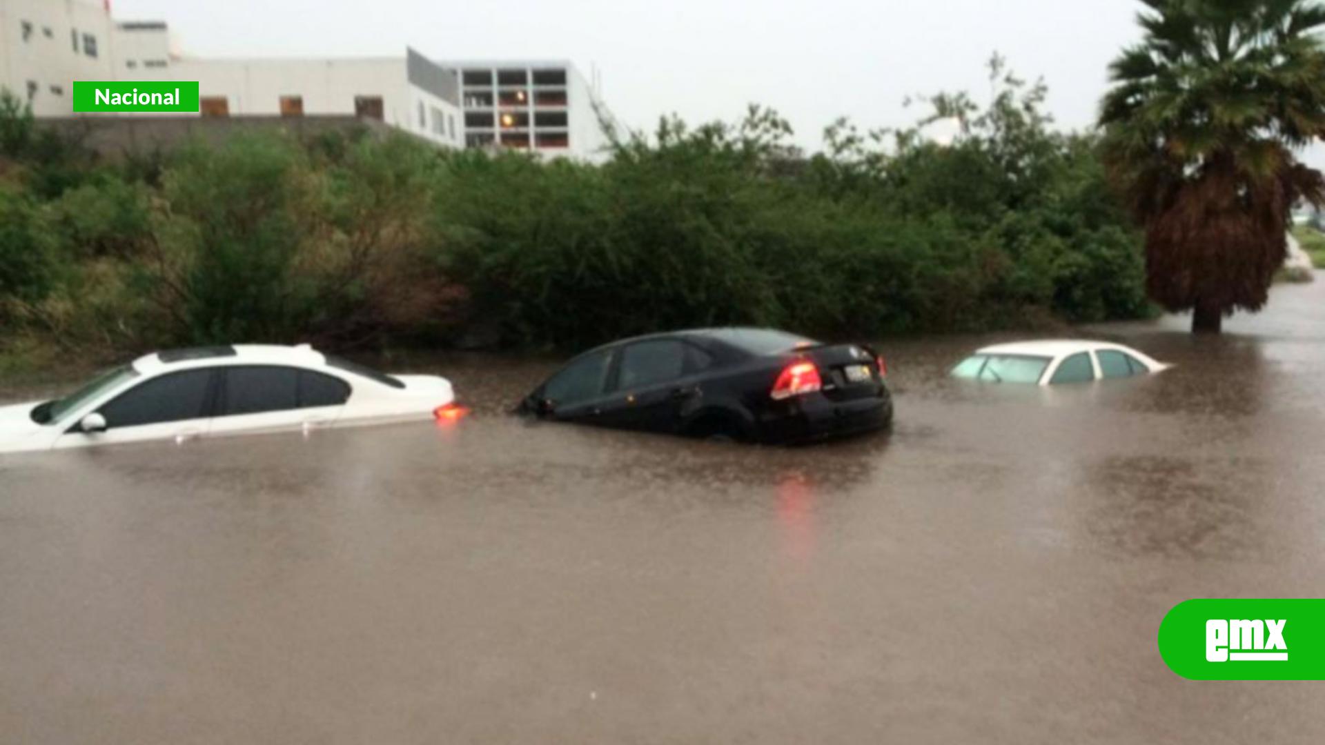 EMX-Querétaro-bajo-el-agua:-calles-inundadas,-ríos-desbordados-y-peligro-en-drenes