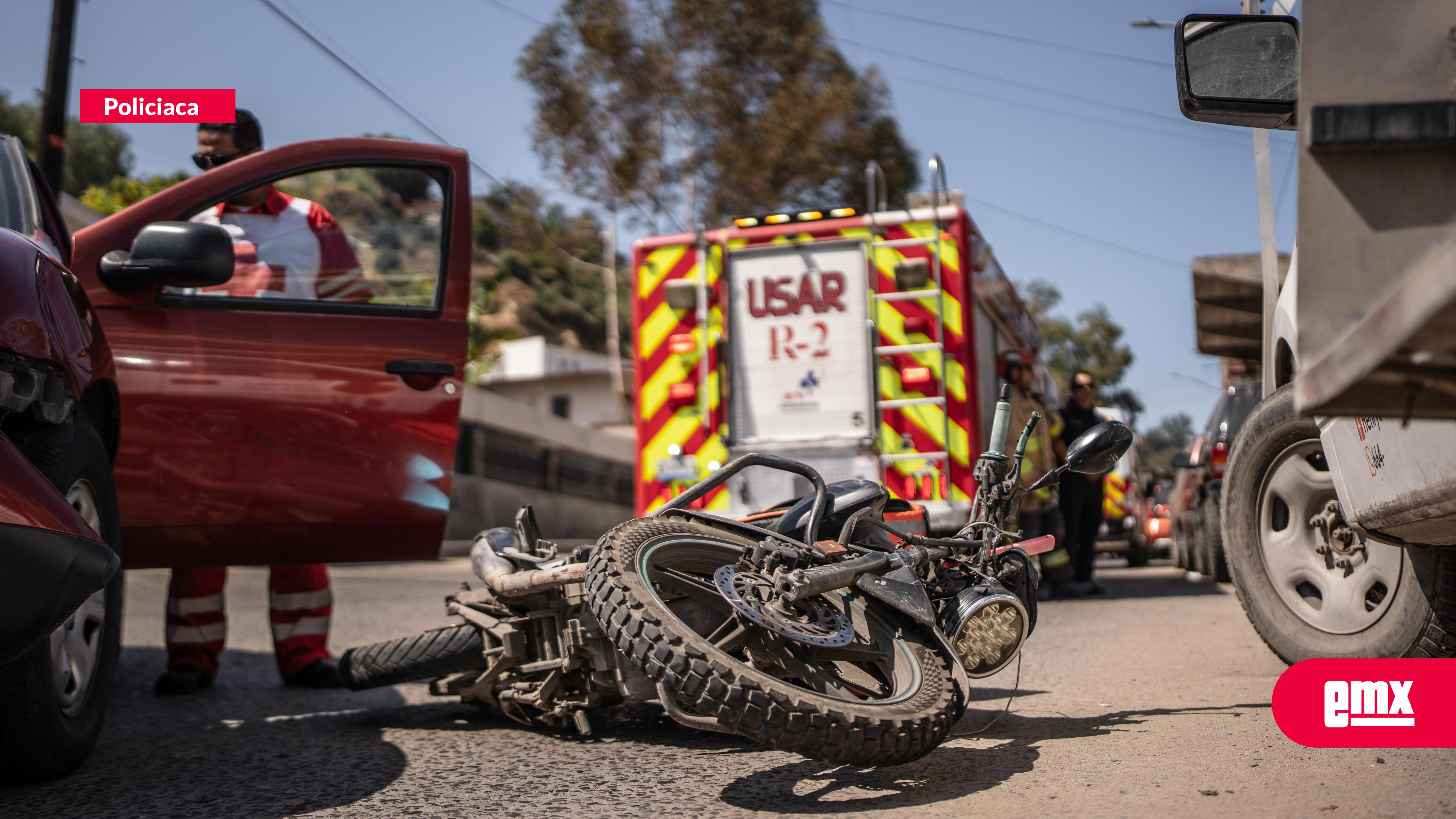 EMX-Motociclista-involucrado-en-choque-con-automóvil-en-el-Cañón-Johnson