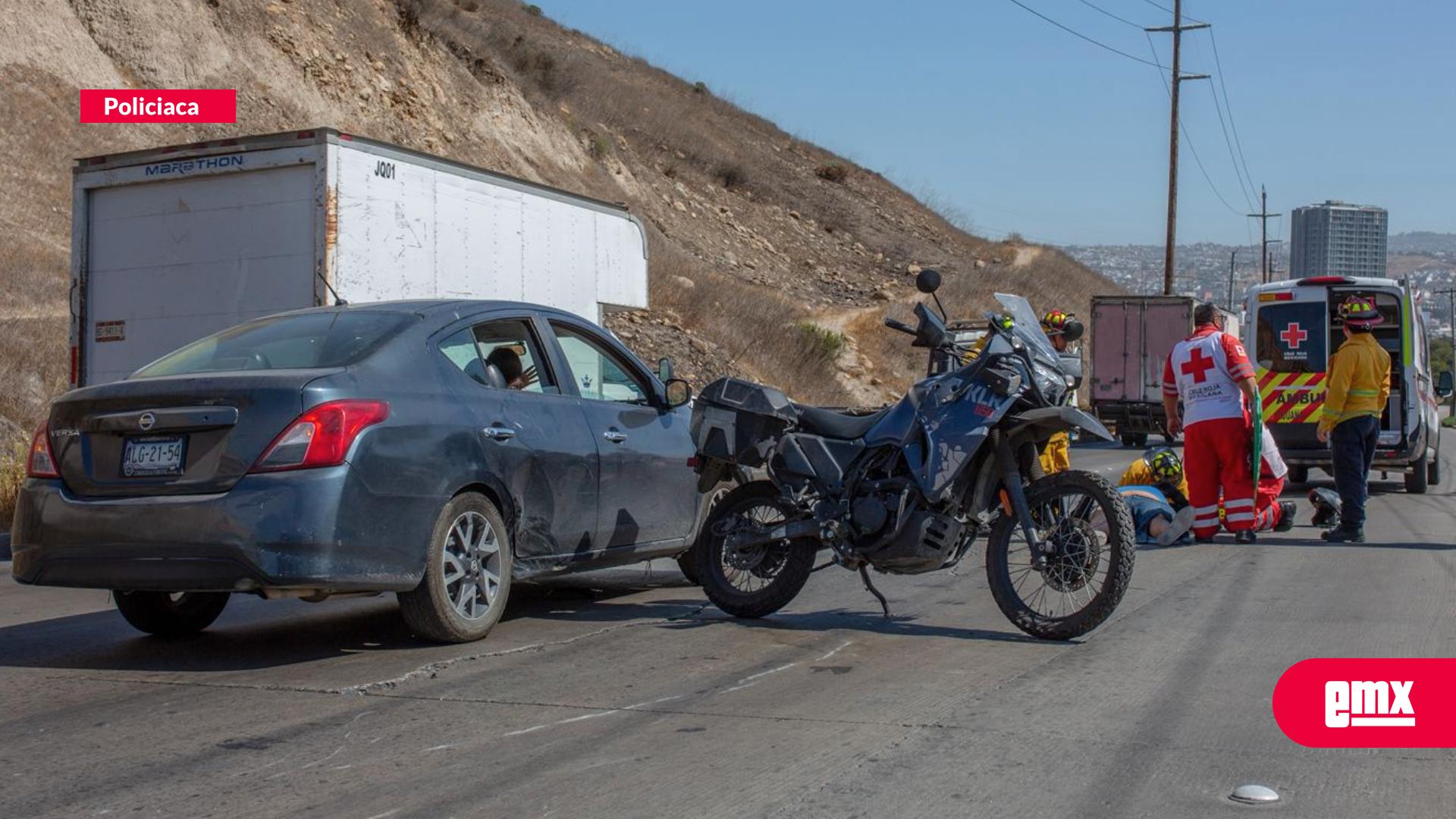 EMX-Accidente-múltiple-en-rampa-de-la-Central-Camionera-deja-a-motociclista-lesionado