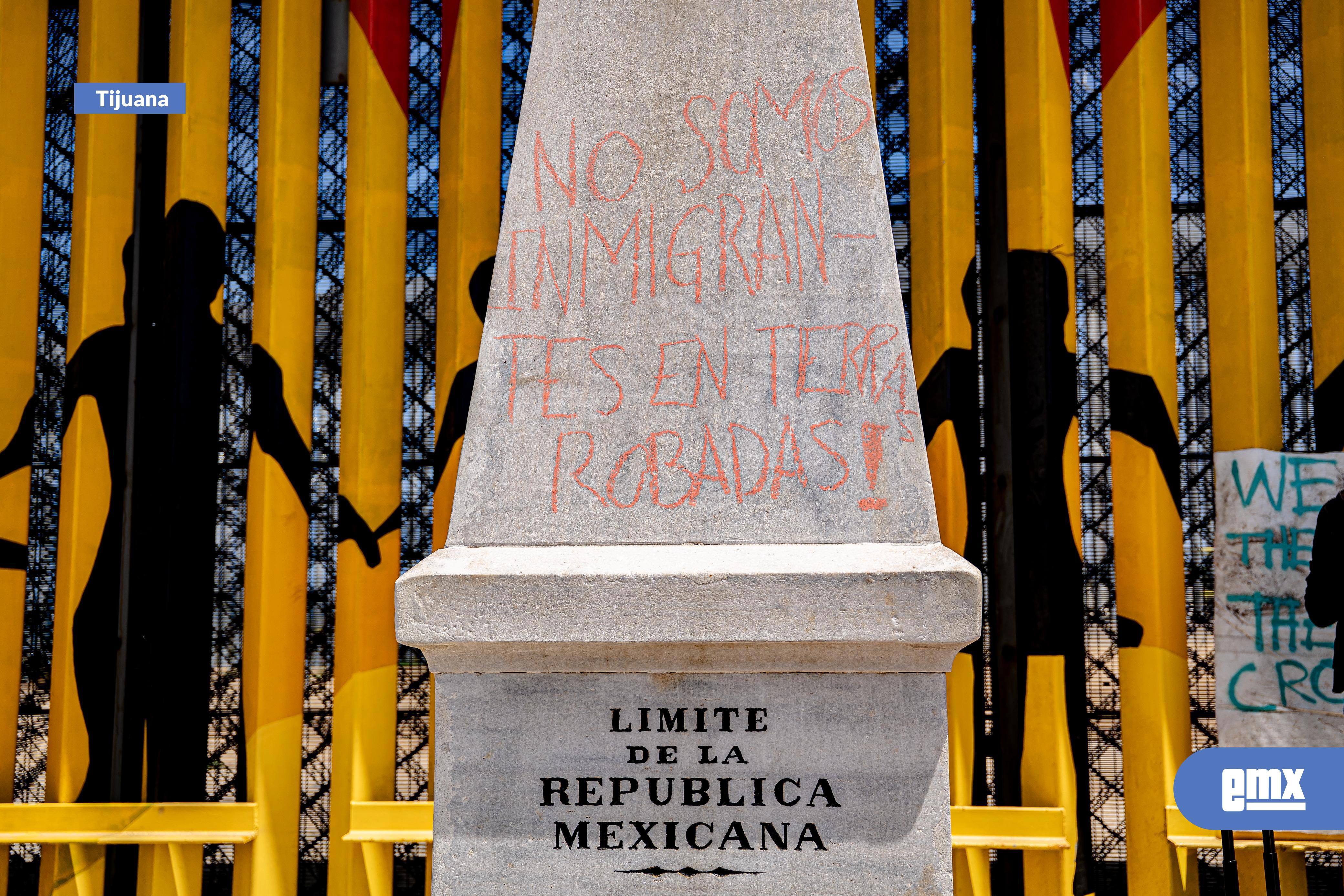 EMX-Migrantes-exigen-respeto-a-sus-derechos-humanos-en-el-Faro-de-Playas-de-Tijuana